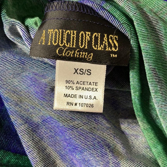 A Touch Of Class Peacock Stretch Sleeveless Blouse - Picture 11 of 11